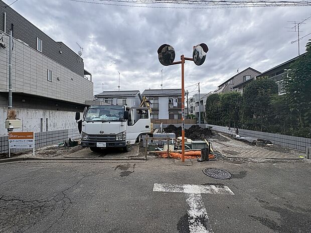 【現地外観写真】現地(2026年9月)撮影
■東側 幅員約3.6m公道に接面。