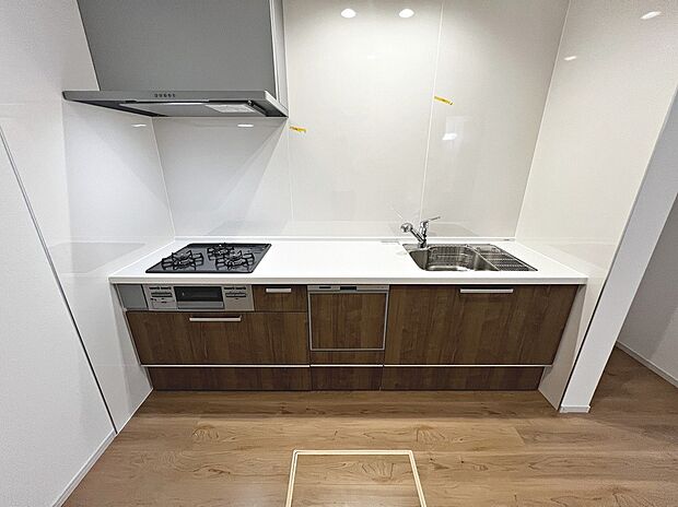 浄水器付きのシステムキッチンやペアガラス、浴室乾燥機など暮らしやすい設備が充実してますよ！