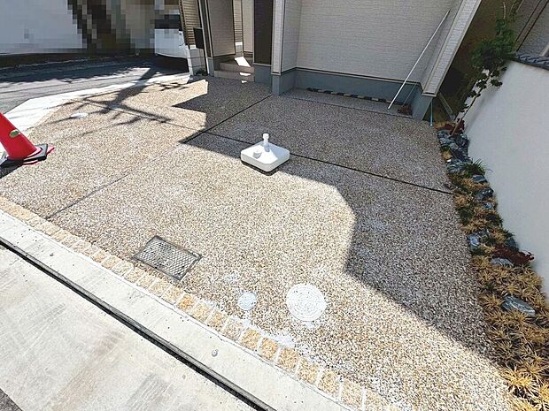 【駐車場(J号棟)】駐車2台可能!セカンドカーや来客時にも安心ですね!