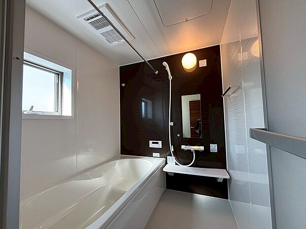 【エコベンチ浴槽】快適な半身浴のためのベンチスペースがありますよ♪節水にも効果を発揮します！