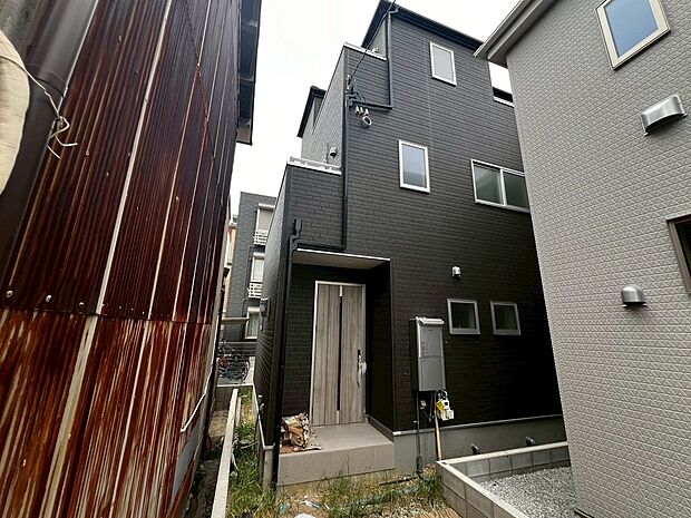 【外観（１号棟）】閑静な住宅街で叶える穏やかな新生活をここではじめませんか♪