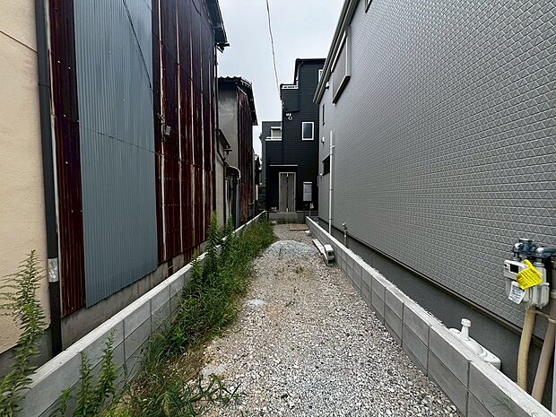 【駐車場（１号棟）】お客様が安心して物件探しが出来るよう心がけております！お気軽にお問い合わせください！！