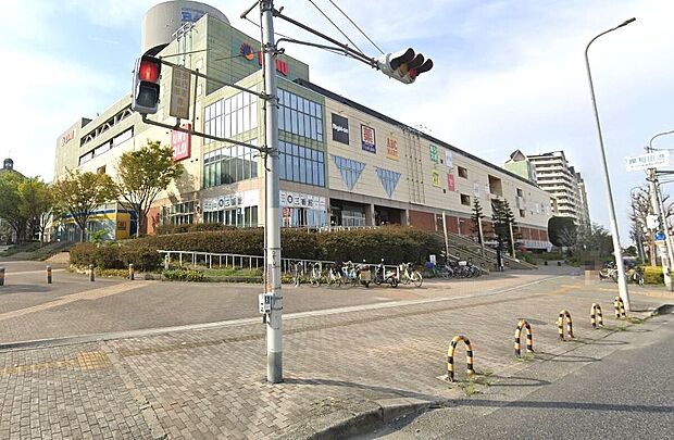 カンカンベイサイドモール