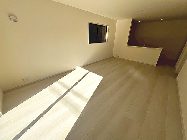 【リビング（１号棟）】◆現地案内会開催中◆もちろん、当日のご連絡でも対応可能です♪ご自宅にお迎えも可能です！