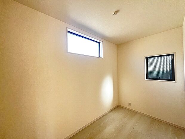 【洋室】◆現地見学いつでも可能です◆
お気軽にお問い合わせ下さいませ♪