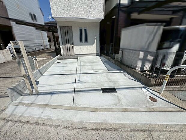 【駐車場】駐車スペースありますよ!広々駐車場でママやお子様の自転車も停められますね♪