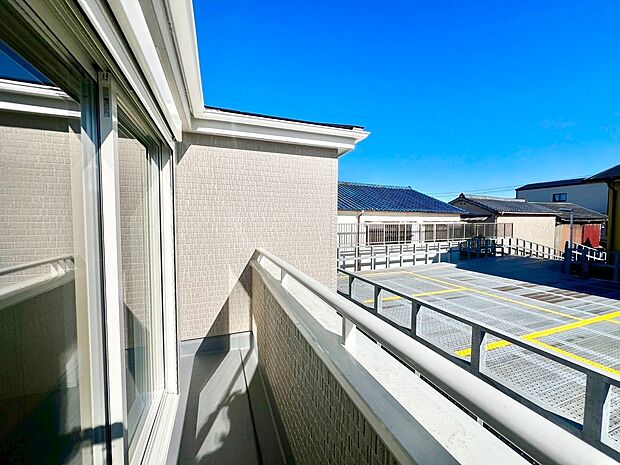 【バルコニー】南東面バルコニーですので、日当り良好で洗濯物が良く乾きそうですね!