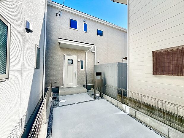 【外観(2号棟)】令和7年12月完成済!キレイなお家ですぐに新生活スタートできますよ♪