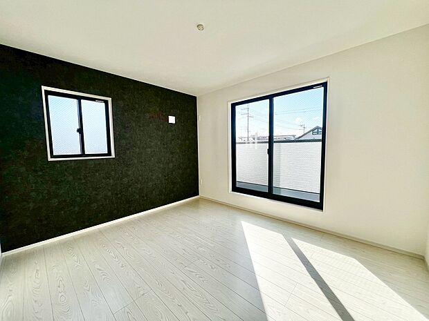 【洋室】令和7年12月完成済ですので、お忙しい方でもお仕事帰り等にご内覧頂けます♪