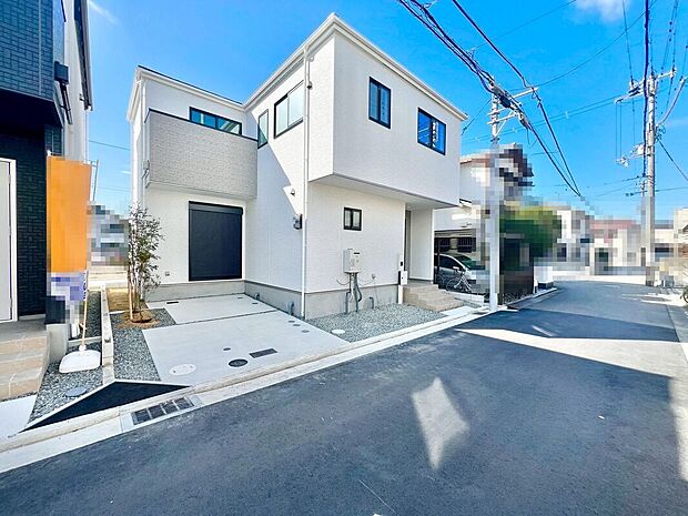 【前面道路を含む現地写真】前面道路約5.9m!広々運転の苦手な方も安心ですね!