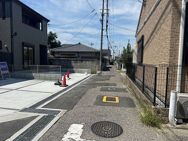 【前面道路を含む現地写真】◆現地見学いつでも可能です◆
お気軽にお問い合わせ下さいませ♪