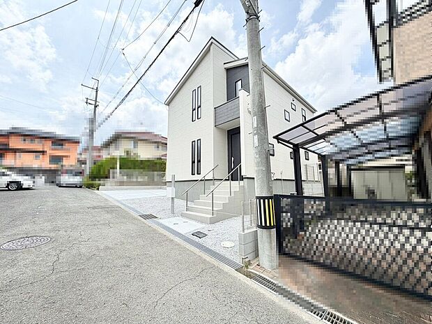 【前面道路を含む現地写真】閑静な住宅街で叶える穏やかな新生活をここで始めませんか♪