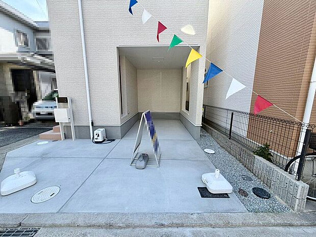 【駐車場】駐車スペースあります!愛車の置き場所に困りませんね!