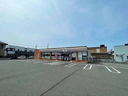 セブンイレブン種池2丁目店 500ｍ(徒歩約7分、車約2分)
