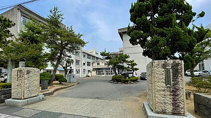 社南小学校 700ｍ(徒歩約9分)