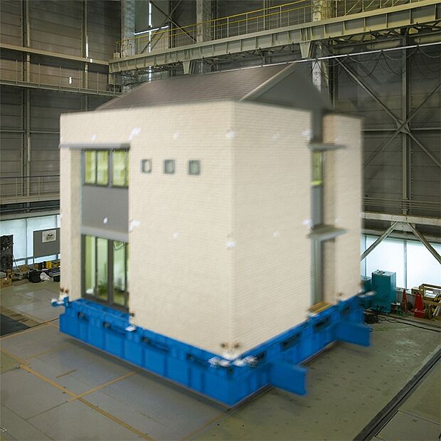 【制震構造建物振動実験】巨大地震でも「倒壊ゼロ」。
世界最高水準の耐震性能を、実大建物実験を繰り返し確認しています。
4日間で合計39回もの加振に対し、「MGEO」が最後まで有効に機能。
常に、法律が求める耐震基準をはるかに上回り、工法を変える必要が全くなかったのがミサワホームです。