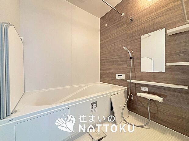 現地写真(浴室)
浴室暖房乾燥機付き。1坪タイプで広々です。