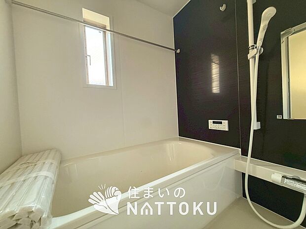 現地写真(浴室)
浴室暖房乾燥機付き。1坪タイプで広々です。