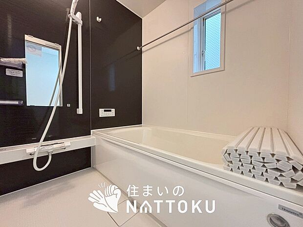 現地写真（浴室）
浴室暖房乾燥機付き。１坪タイプで広々です。