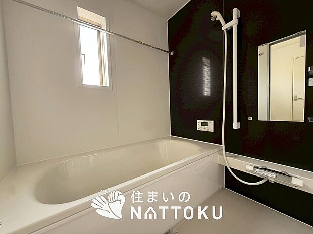 現地写真（浴室）
浴室暖房乾燥機付き。１坪タイプで広々です。