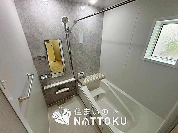 現地写真（浴室）
浴室暖房乾燥機付き。１坪タイプで広々です。