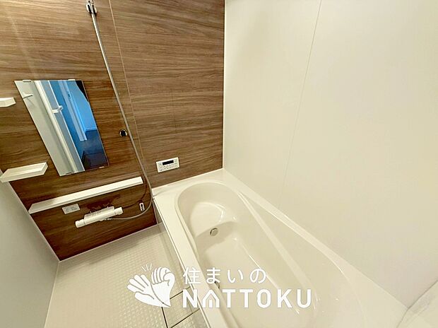 現地写真（浴室）
浴室暖房乾燥機付き。１坪タイプで広々です。