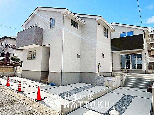 現地写真（街並み）
全３邸
駐車２台可能