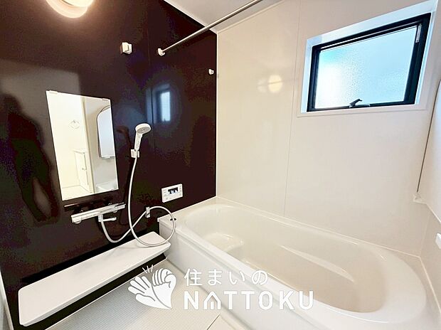 現地写真（浴室）
浴室暖房乾燥機付き。１坪タイプで広々です。