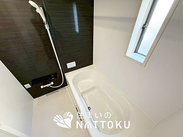 現地写真(浴室)
浴室暖房乾燥機付き。1坪タイプで広々です。