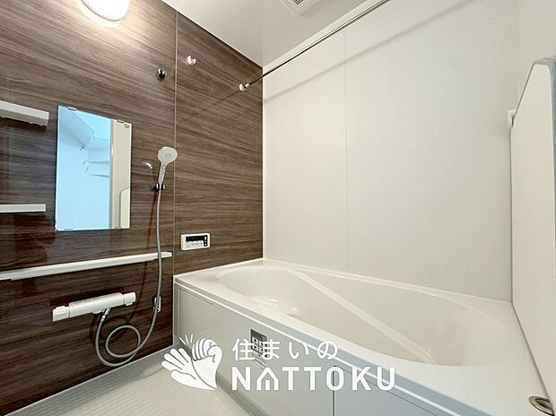 現地写真(浴室)
浴室暖房乾燥機付き。1坪タイプで広々です。