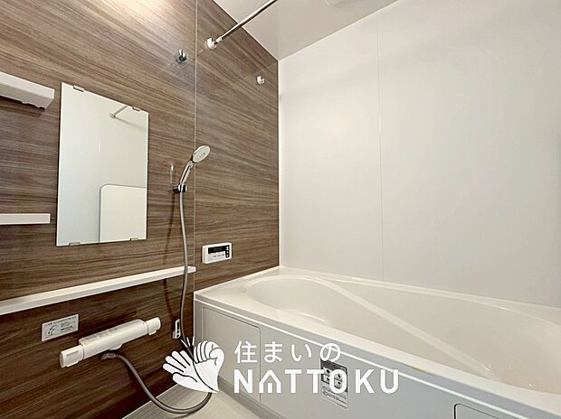 現地写真（浴室）
浴室暖房乾燥機付き。１坪タイプで広々です。