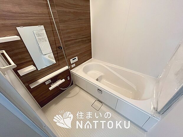 現地写真(浴室)
浴室暖房乾燥機付き。1坪タイプで広々です。