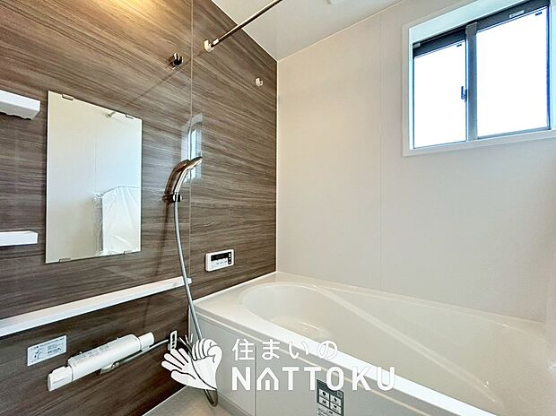 現地写真(浴室)
浴室暖房乾燥機付き。1坪タイプで広々です。