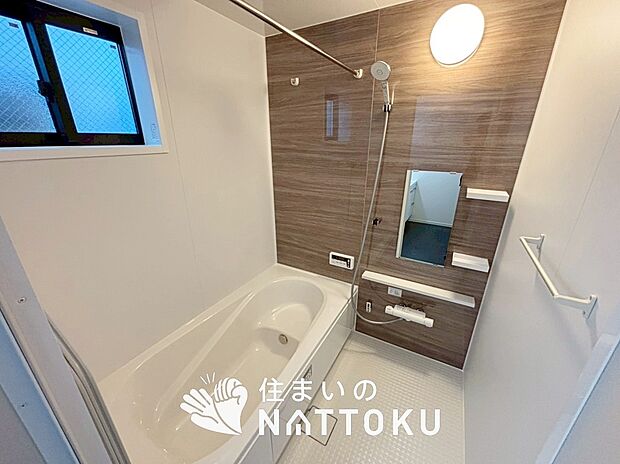 現地写真(浴室)
浴室暖房乾燥機付き。1坪タイプで広々です。