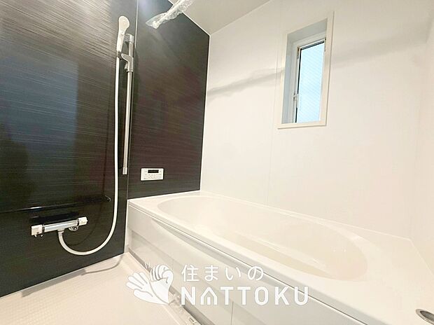 現地写真(浴室)
浴室暖房乾燥機付き。1坪タイプで広々です。