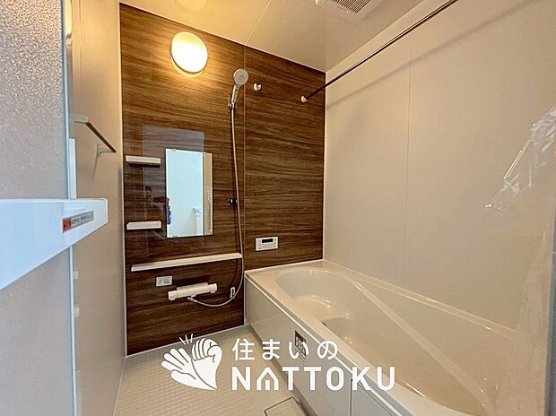 現地写真（浴室）
浴室暖房乾燥機付き。１坪タイプで広々です。