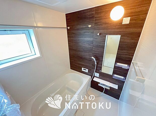 現地写真（浴室）
浴室暖房乾燥機付き。１坪タイプで広々です。