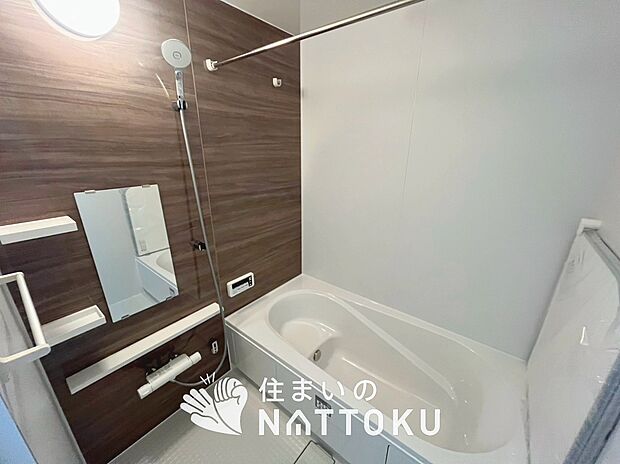 現地写真(浴室)
浴室暖房乾燥機付き。1坪タイプで広々です。