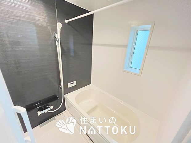 現地写真(浴室)
浴室暖房乾燥機付き。1坪タイプで広々です。