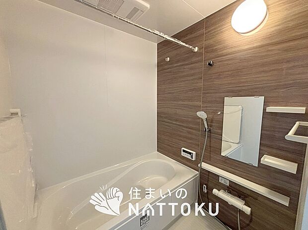 現地写真(浴室)
浴室暖房乾燥機付き。1坪タイプで広々です。