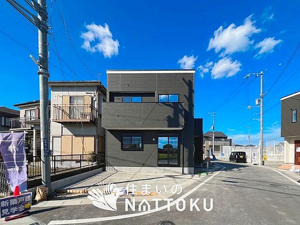 現地写真（街並み）
全３邸
駐車２台可能
