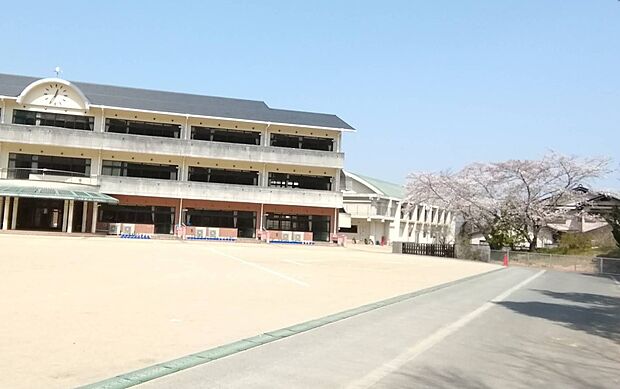 南丹市立園部小学校（約880m）