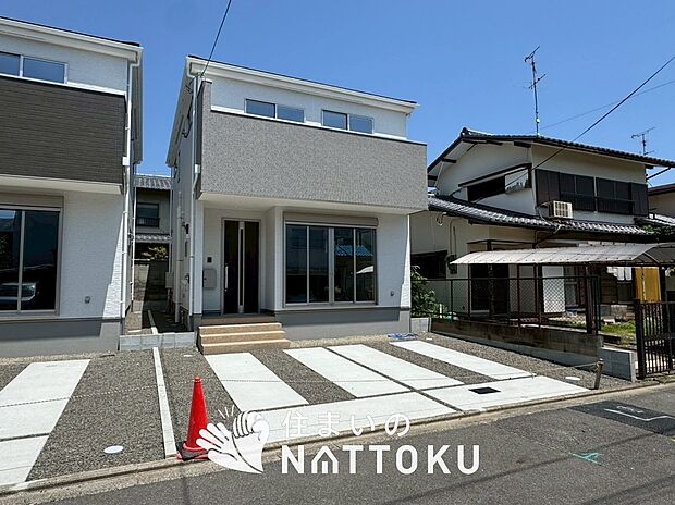 【現地写真(外観)【2号地】】断熱性、気密性を高める工夫で一年中ずっと心地よく暮らせる、高気密・高断熱です。