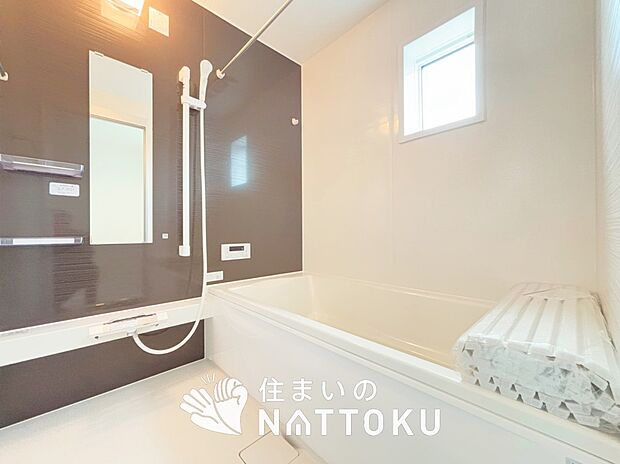 【現地写真(玄関)】玄関には、大型のシューズ収納を設置しています。