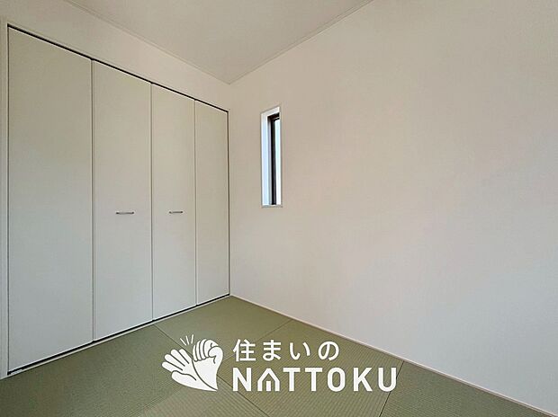 【現地写真（和室）】大壁仕様の新和室。くつろぎの空間です。