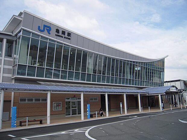 JR山陰本線「亀岡駅」(約1,360m)