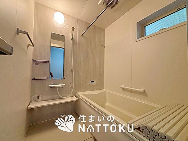 【現地写真（浴室）】浴室暖房乾燥機付き。１坪タイプで広々です。