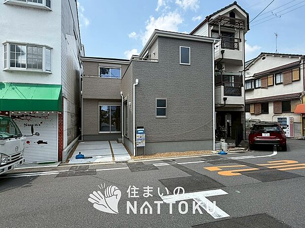 【現地写真（外観）】耐震等級最高「３」取得で基準の１.５倍の性能・耐震強度で安心できます。