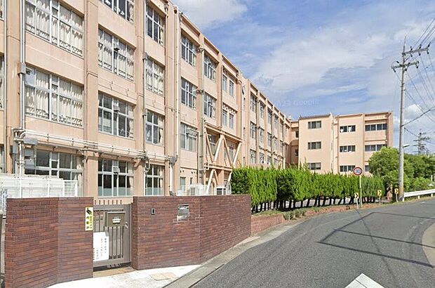 草津市立老上中学校（約1,100m）