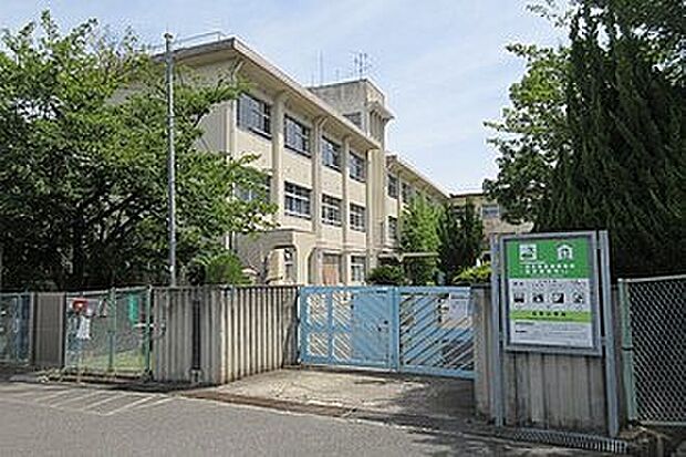 柏原市立玉手小学校（約510m）